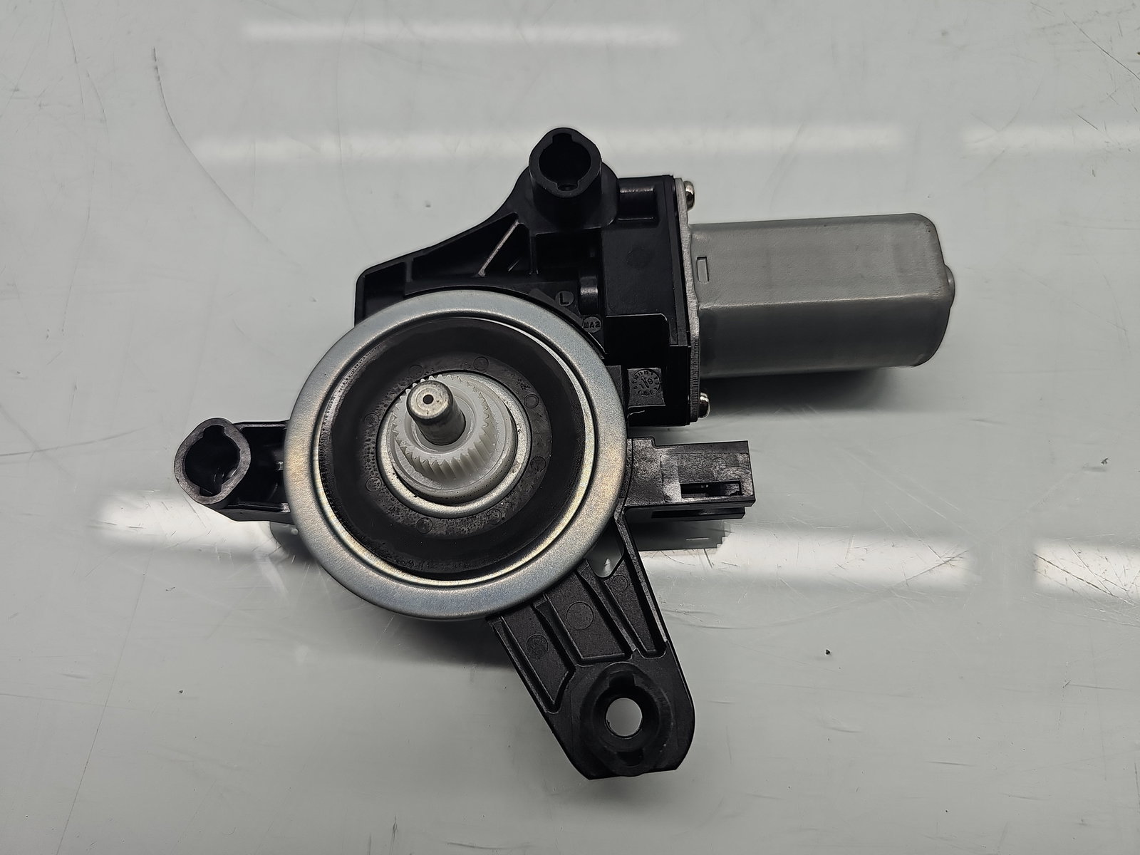 Motoras geam stanga spate Mercedes Clasa A (W177) [Fabr 2019-2024] Berlina AMG A0009060808 - imagine 1