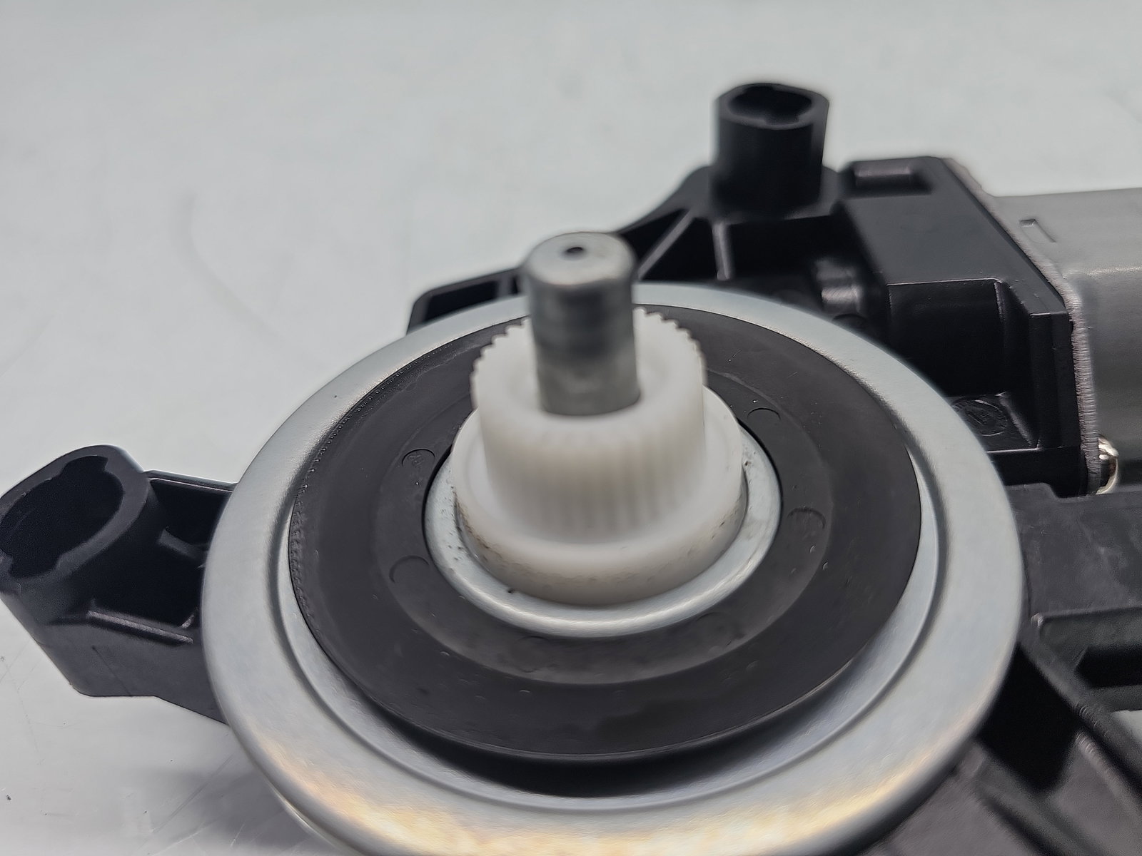 Motoras geam stanga spate Mercedes Clasa A (W177) [Fabr 2019-2024] Berlina AMG A0009060808 - imagine 2