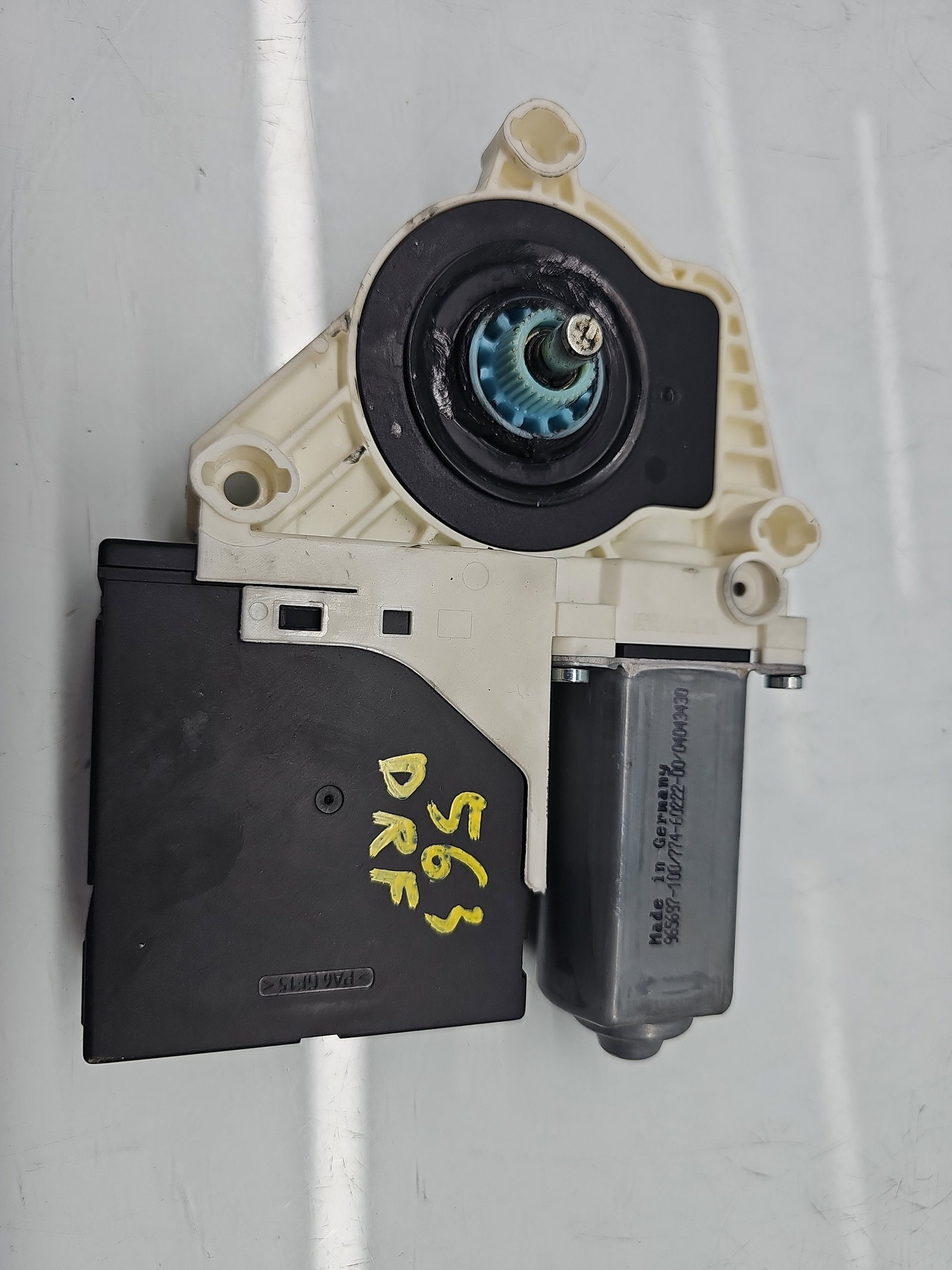 Motoras geam dreapta fata Volkswagen Passat CC (358) [Fabr 2012-2016] Coupe 3C8959701 - imagine 1