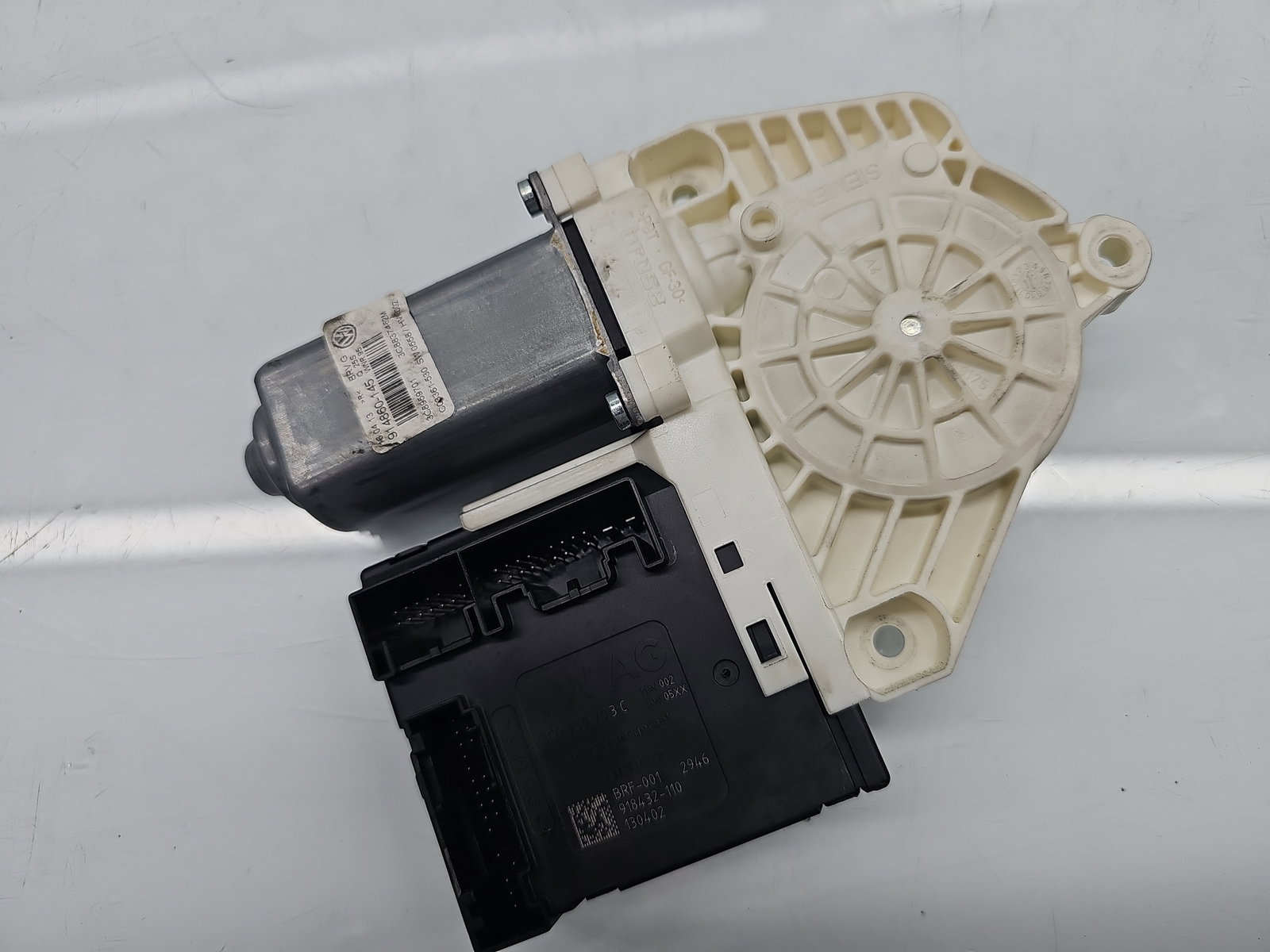 Motoras geam dreapta fata Volkswagen Passat CC (358) [Fabr 2012-2016] Coupe 3C8959701 - imagine 4