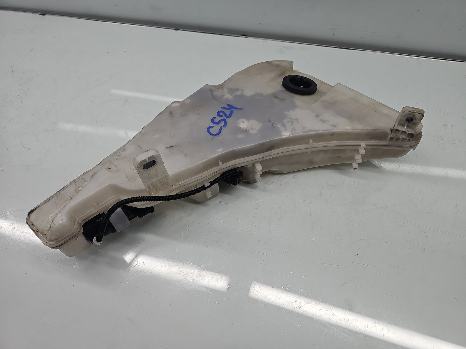 Vas lichid parbriz AUDI A6 (4G2, C7) S-line [Fabr 2012-2017] 4G8955451D - imagine 1