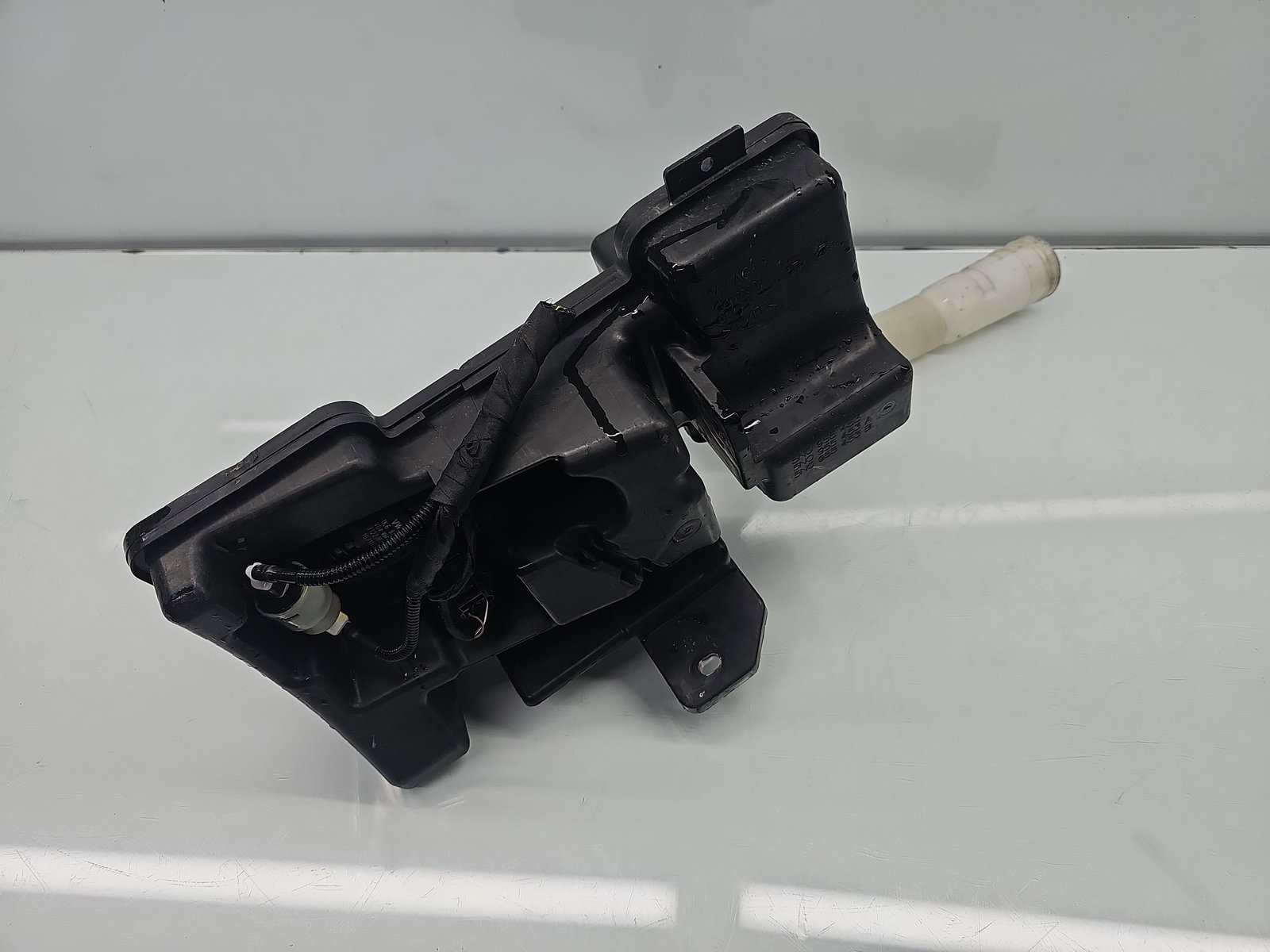 Vas lichid parbriz Volkswagen Tiguan (5N) [Fabr 2007-2016] 5N0955453 - imagine 3