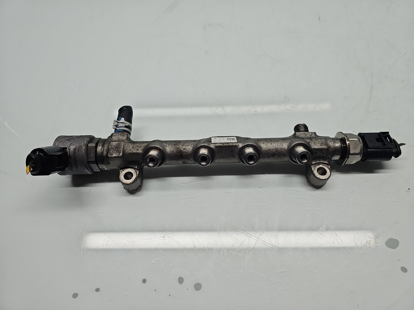 Rampa injectoare AUDI A6 (4G2, C7) S-line [Fabr 2012-2017] 04L089E 2.0 TDI CNHA 140KW / 190CP - imagine 1