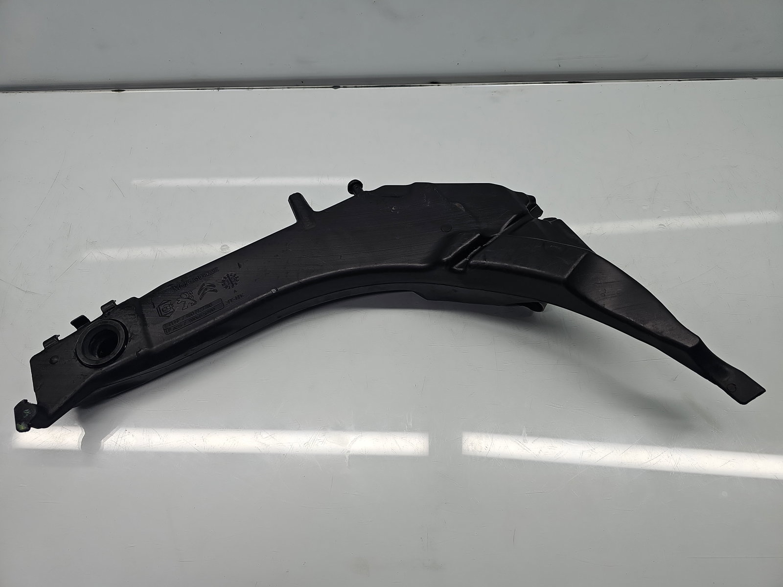 Vas lichid parbriz PEUGEOT 308 (II) [Fabr 2013-2020] 9801927380
