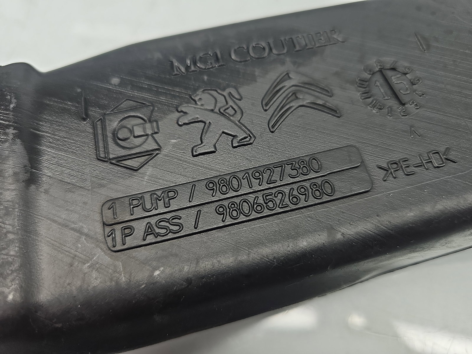 Vas lichid parbriz PEUGEOT 308 (II) [Fabr 2013-2020] 9801927380 - imagine 4