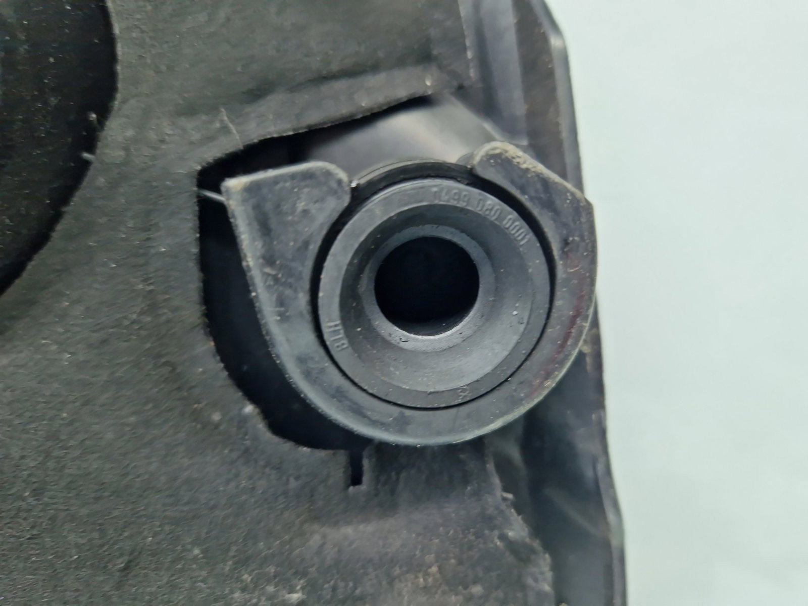 Capac motor AUDI A7 (4GA) [Fabr 2011-2017] 04L103925D 2.0 TDI CNHA 140KW / 190CP - imagine 4