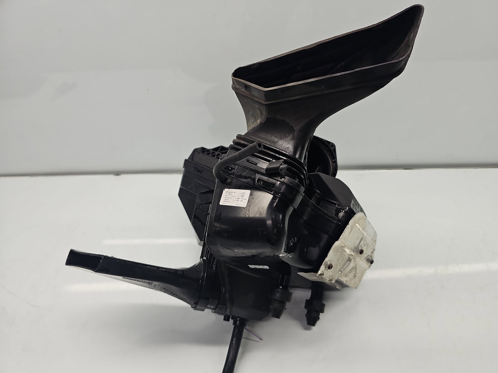 Carcasa filtru aer AUDI A4 (8K2, B8.5) [Fabr 2008-2015] 8K0133837BF 2.0 TDI CGLC 130KW / 177CP - imagine 3