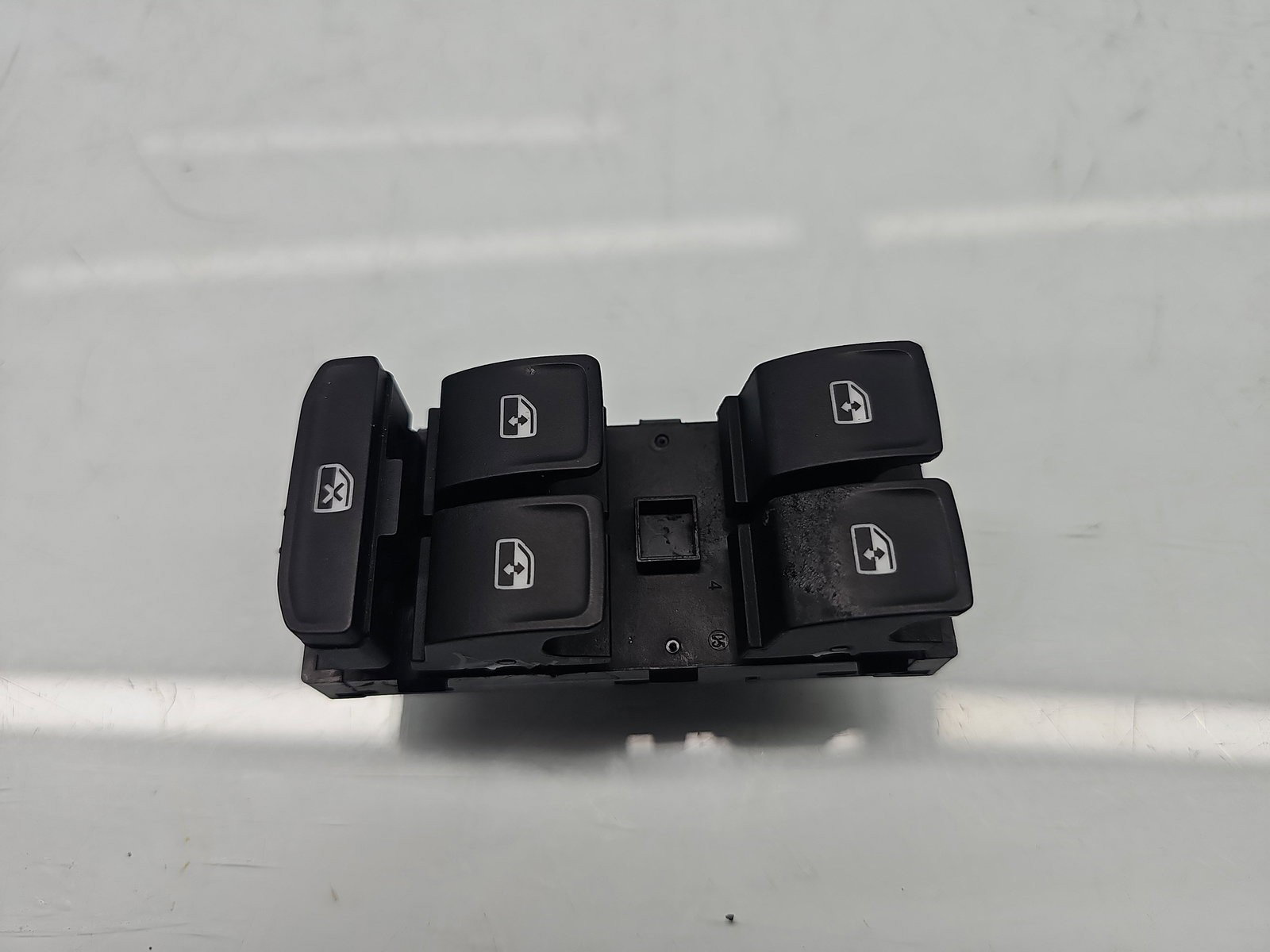 Butoane comanda geamuri sofer Volkswagen Golf 7 (5G) [Fabr 2014-prezent] 5G0959857D - imagine 1