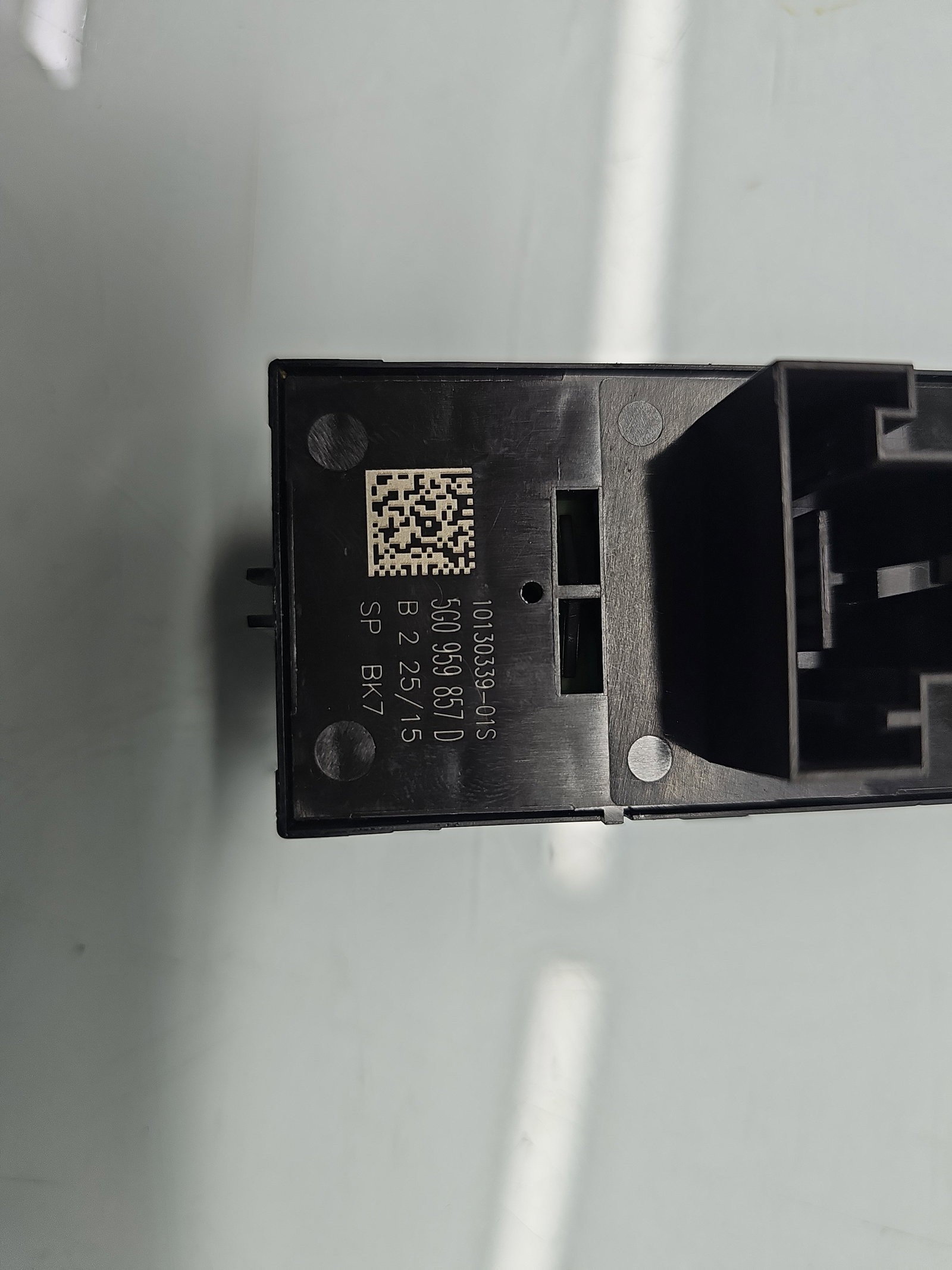 Butoane comanda geamuri sofer Volkswagen Golf 7 (5G) [Fabr 2014-prezent] 5G0959857D - imagine 2