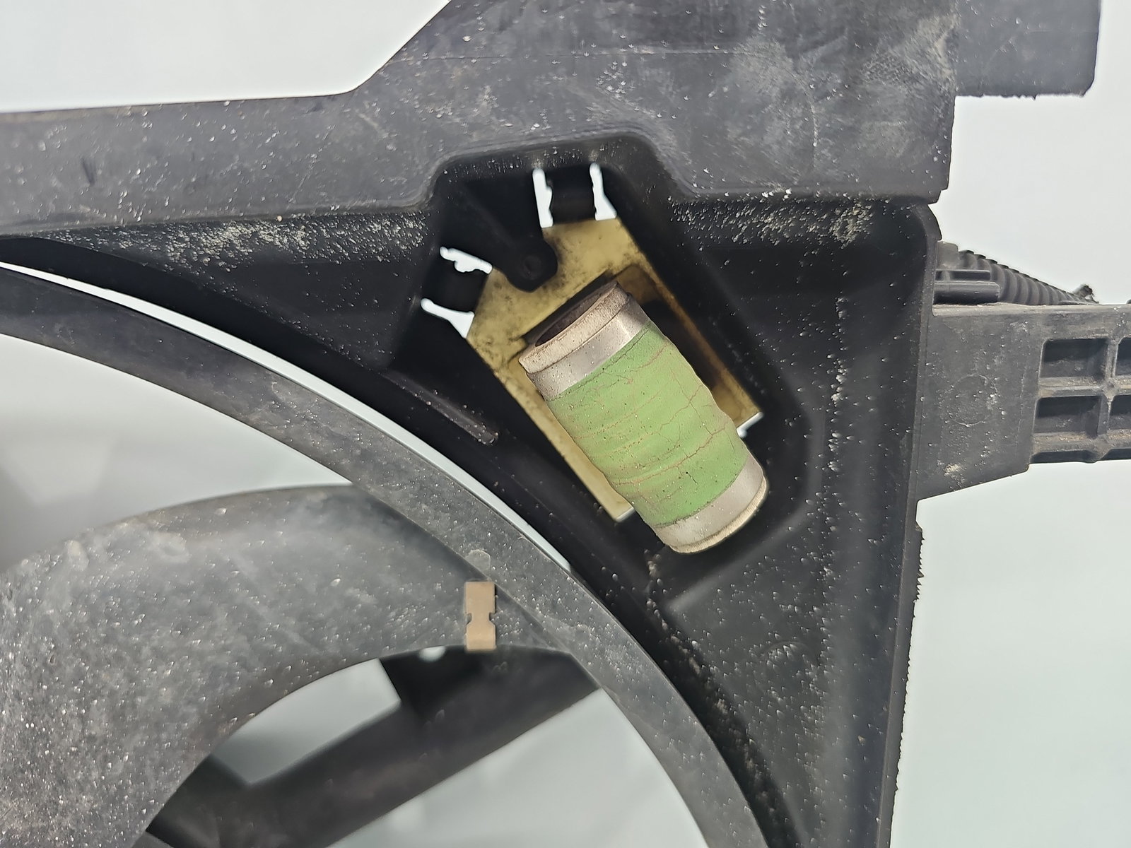 Electroventilator Opel Corsa E [Fabr 2014-prezent] 13428114 1.4 Benz B14XEL 66KW / 90CP - imagine 3