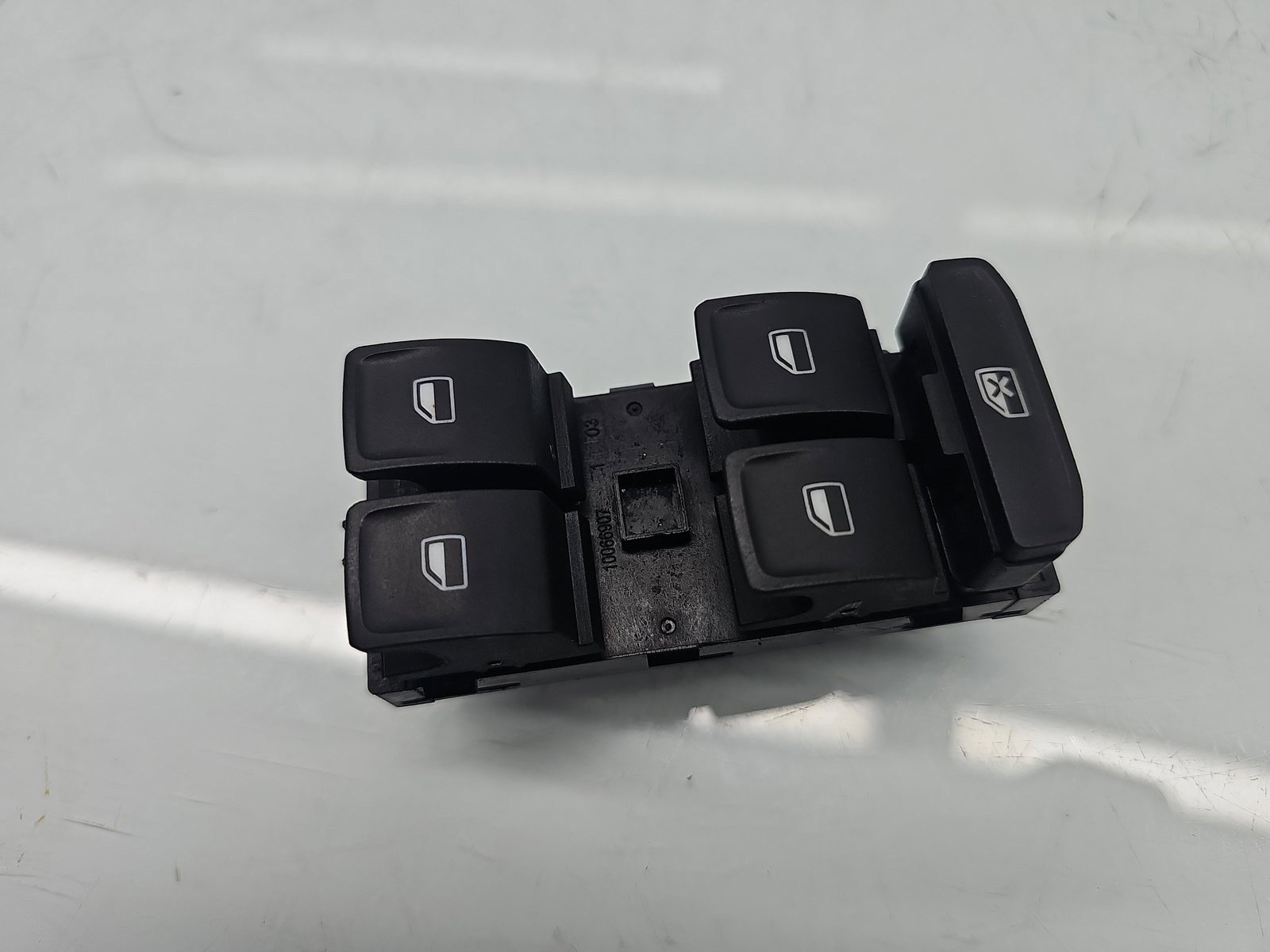 Butoane comanda geamuri sofer Volkswagen Passat B8 (3G2) [Fabr 2015-prezent] 5G0959857B - imagine 4