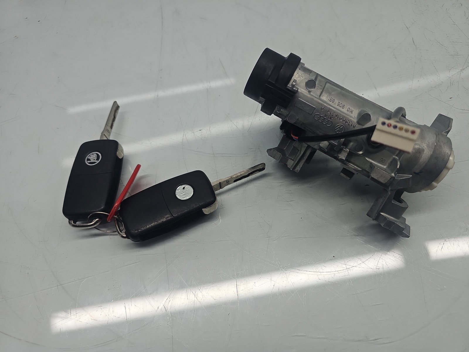 Contact cu cheie Volkswagen Tiguan (5N) [Fabr 2007-2016] 1K0905851 2.0 TDI CFGB 125KW / 170CP - imagine 4