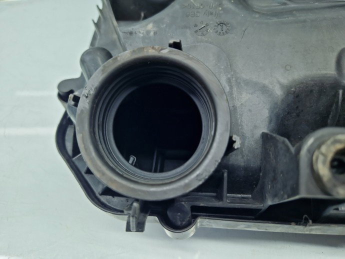 Carcasa filtru aer Volkswagen Polo (6R) [Fabr 2009-2016] 04C129611J 1.0 Benz CHYB 55KW / 75CP