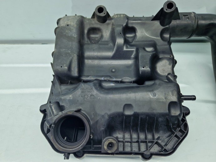 Carcasa filtru aer Volkswagen Polo (6R) [Fabr 2009-2016] 04C129611J 1.0 Benz CHYB 55KW / 75CP