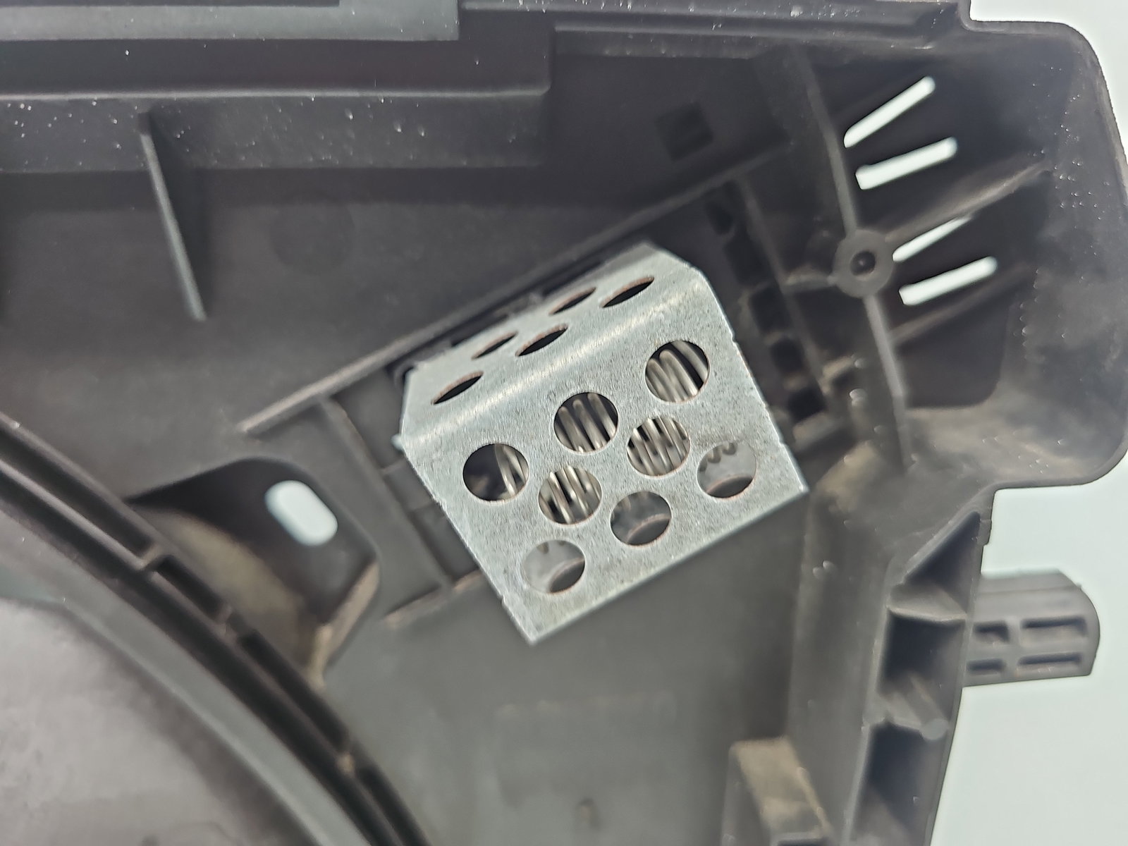 Electroventilator Dacia Duster 2 [Fabr 2017-2023] 214818665R 1.3 TCe H4DF480 85KW / 115CP - imagine 3