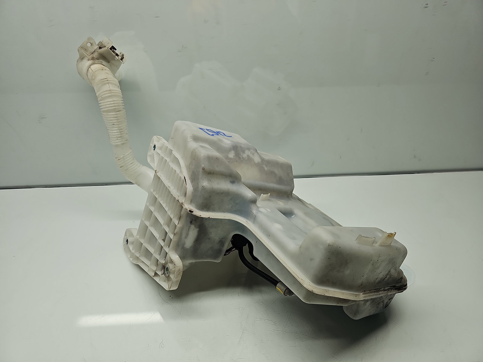 Vas lichid parbriz Skoda Octavia 3 (5E3) [Fabr 2012-2020] 5Q0955453 - imagine 1