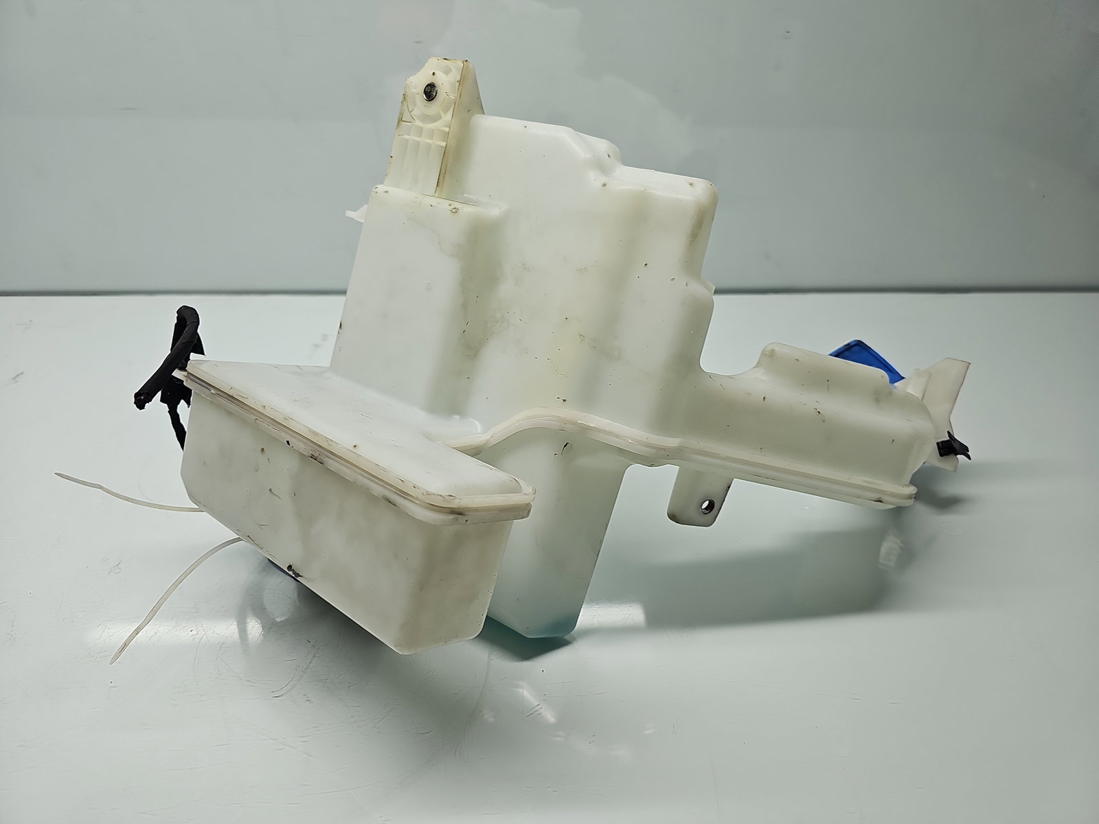 Vas lichid parbriz Volkswagen Passat B7 (365) [Fabr 2010-2014] 3AA955453G - imagine 3