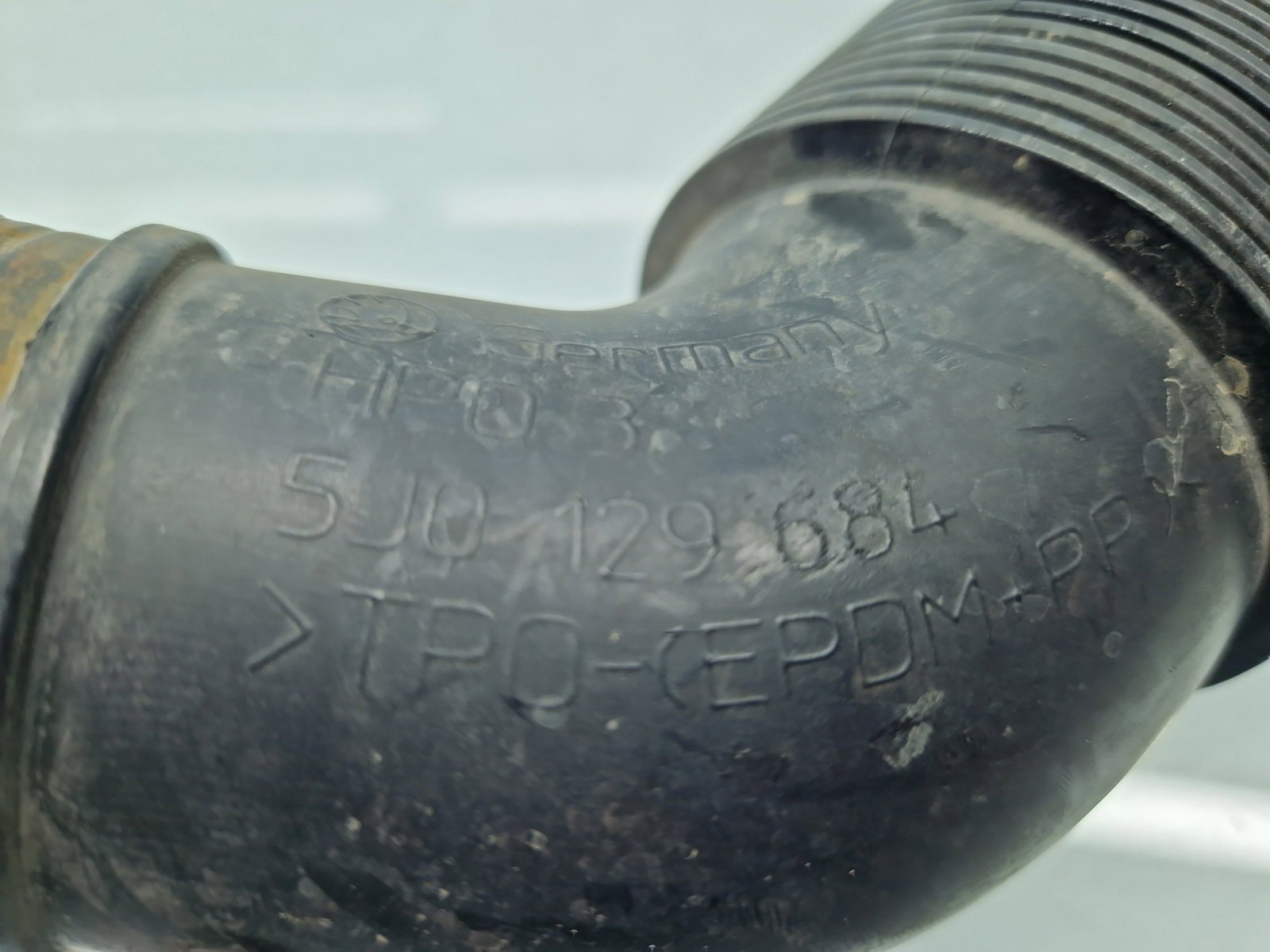 Tub admisie aer Seat Ibiza 5 (6J5) [Fabr 2008-2017] 5J0129684 1.2 Benz CGPA 51KW / 70CP - imagine 2