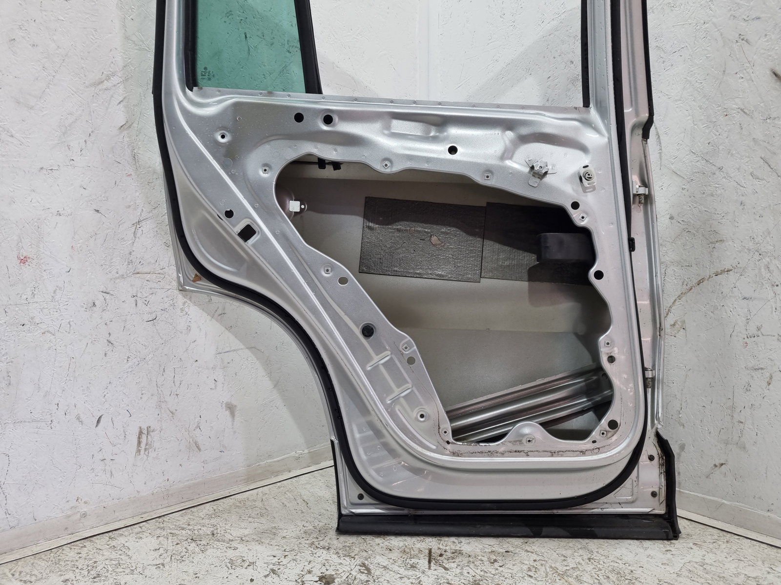 Usa stanga spate Volkswagen Tiguan (5N) [Fabr 2007-2016] SUV LA7W - imagine 2