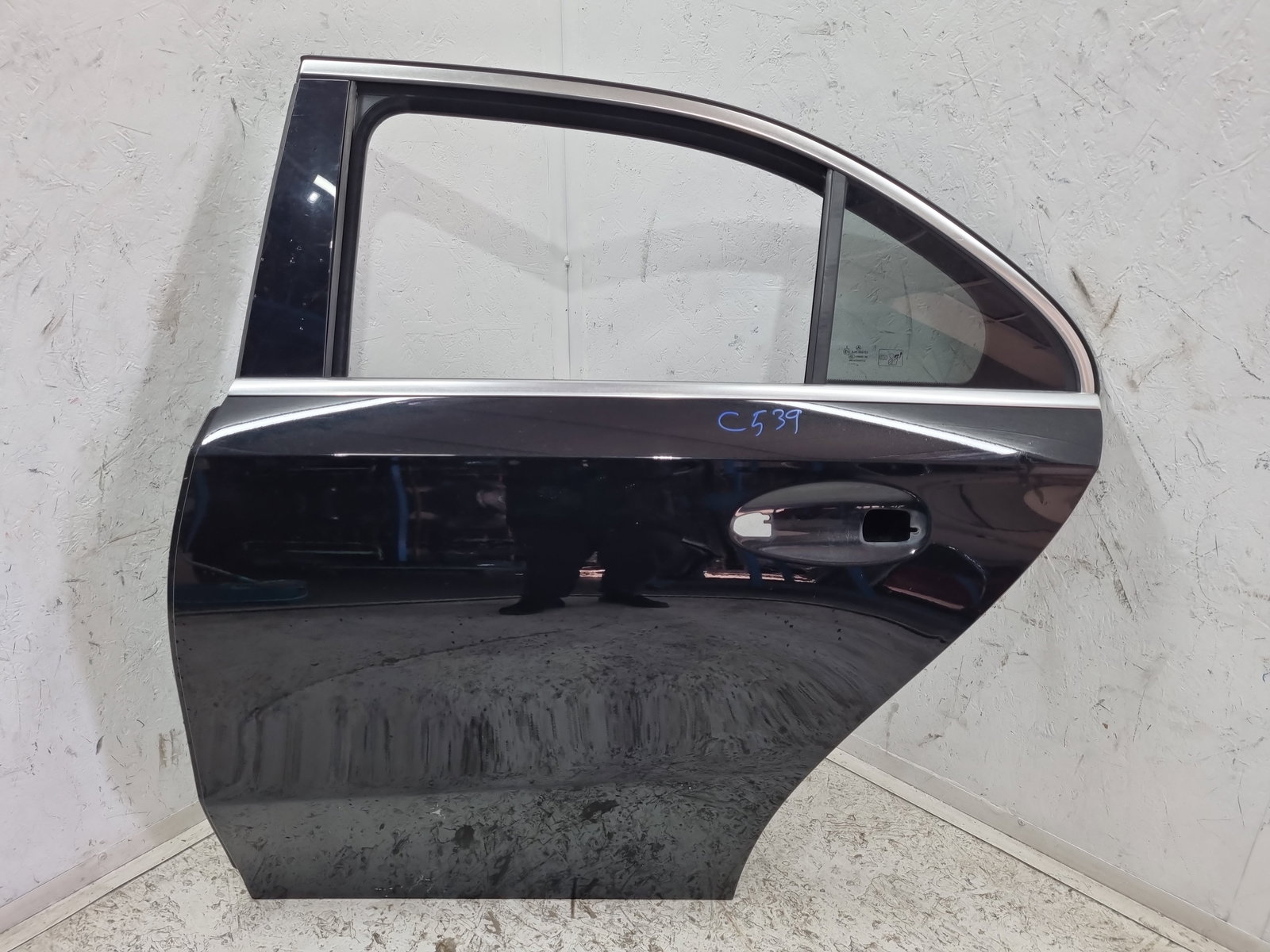 Usa stanga spate Mercedes Clasa A (W177) [Fabr 2019-2024] Berlina AMG 191U Negru Cosmos - imagine 1