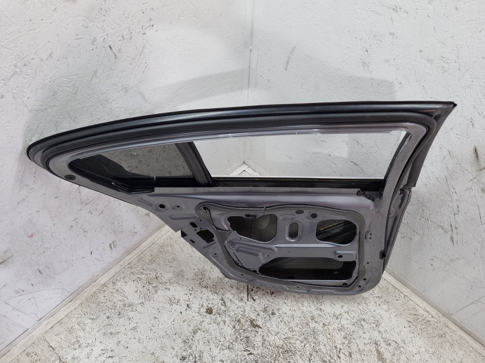 Usa stanga spate Bmw 5 (F10) [Fabr 2011-2016] Berlina Facelift A52 Spacegrau Metalc - imagine 2