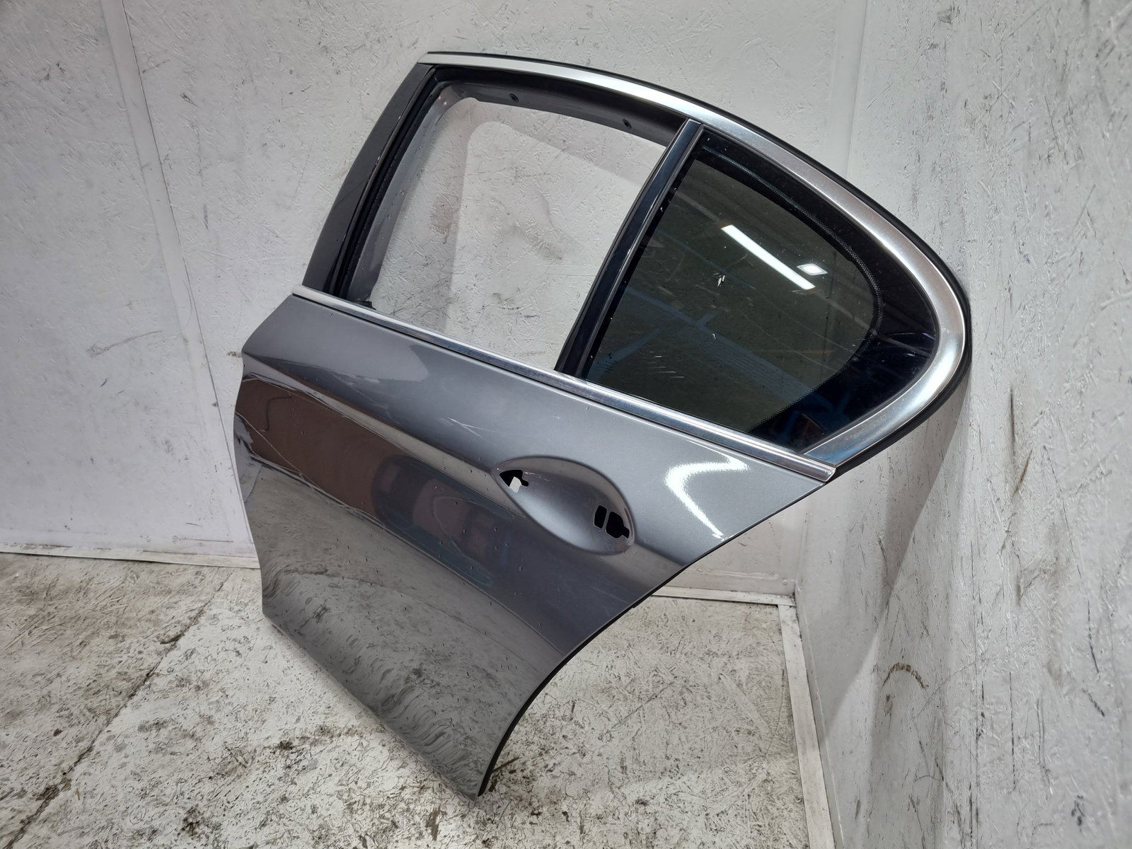 Usa stanga spate Bmw 5 (F10) [Fabr 2011-2016] Berlina Facelift A52 Spacegrau Metalc - imagine 5