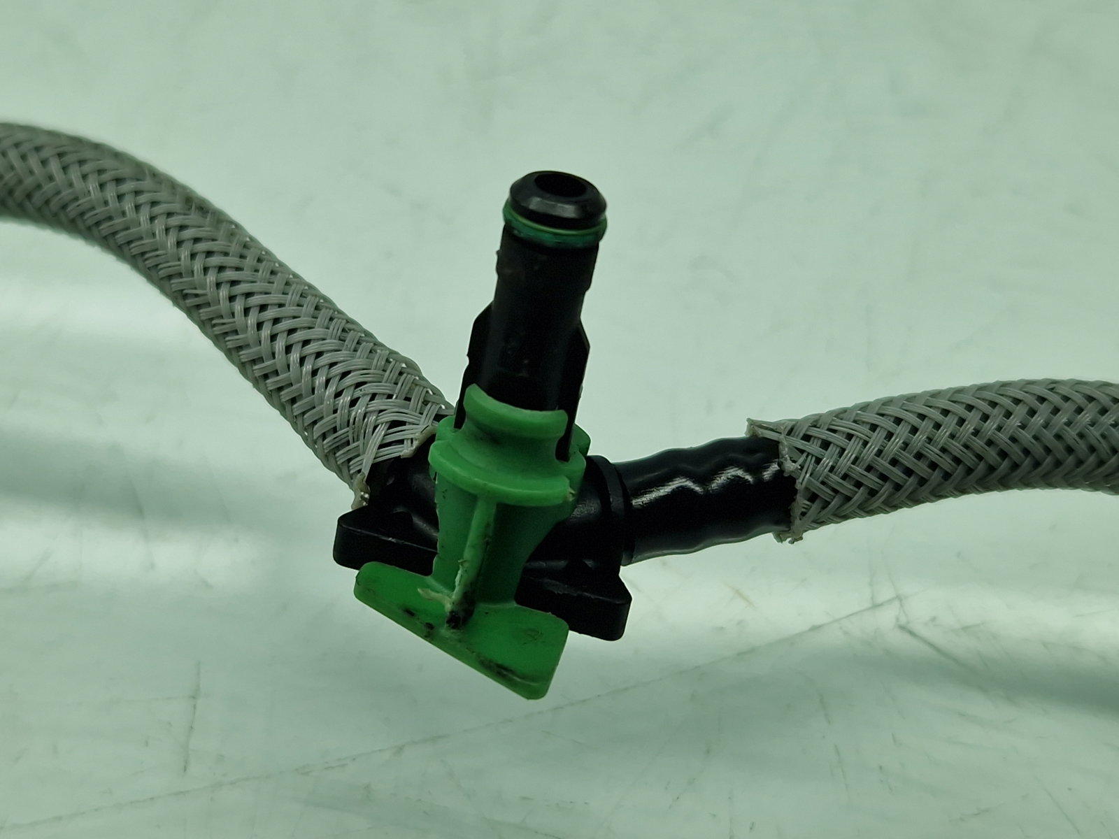 Conducta retur injectoare PEUGEOT 308 (II) [Fabr 2013-2020] OEM 1.6 HDi 9HP 68KW / 92CP - imagine 4