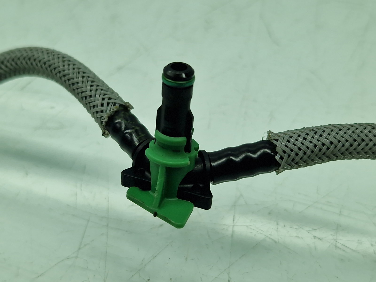 Conducta retur injectoare PEUGEOT 308 (II) [Fabr 2013-2020] OEM 1.6 HDi 9HP 68KW / 92CP - imagine 5