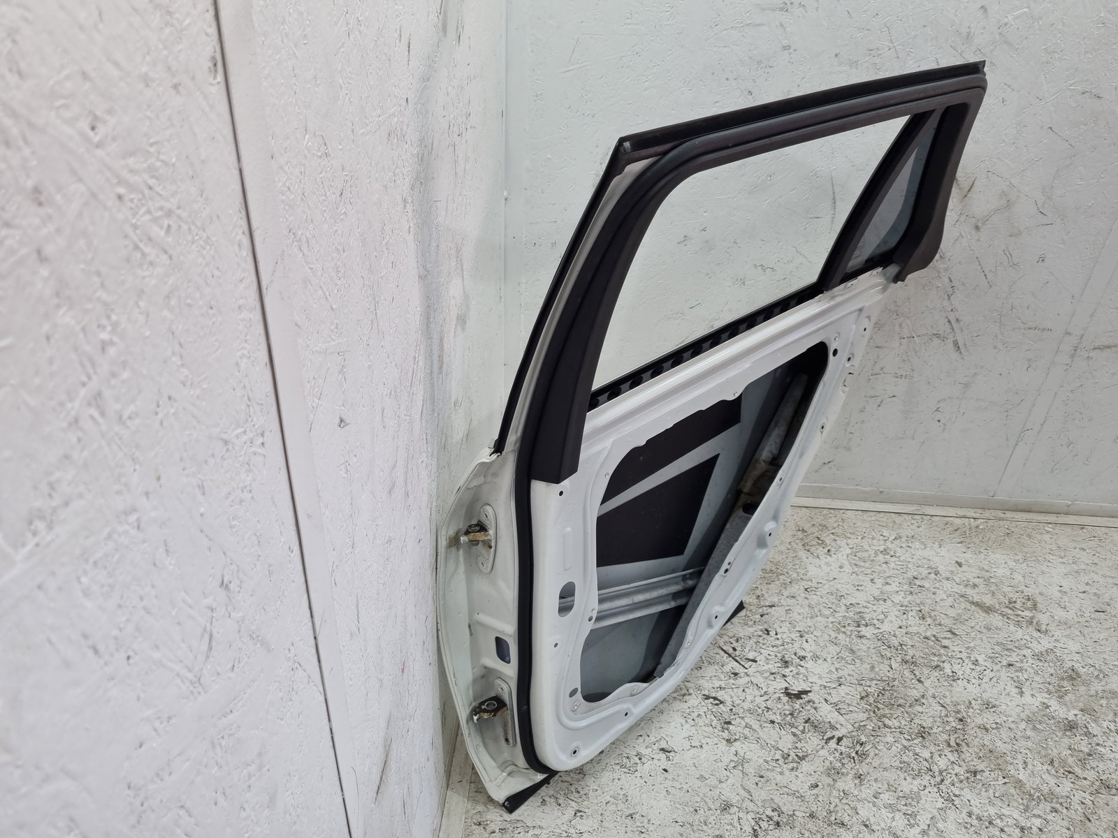 Usa dreapta spate Mercedes Clasa E (W212) [Fabr 2009-2016] Break AMG 650U Alb Calcite - imagine 10