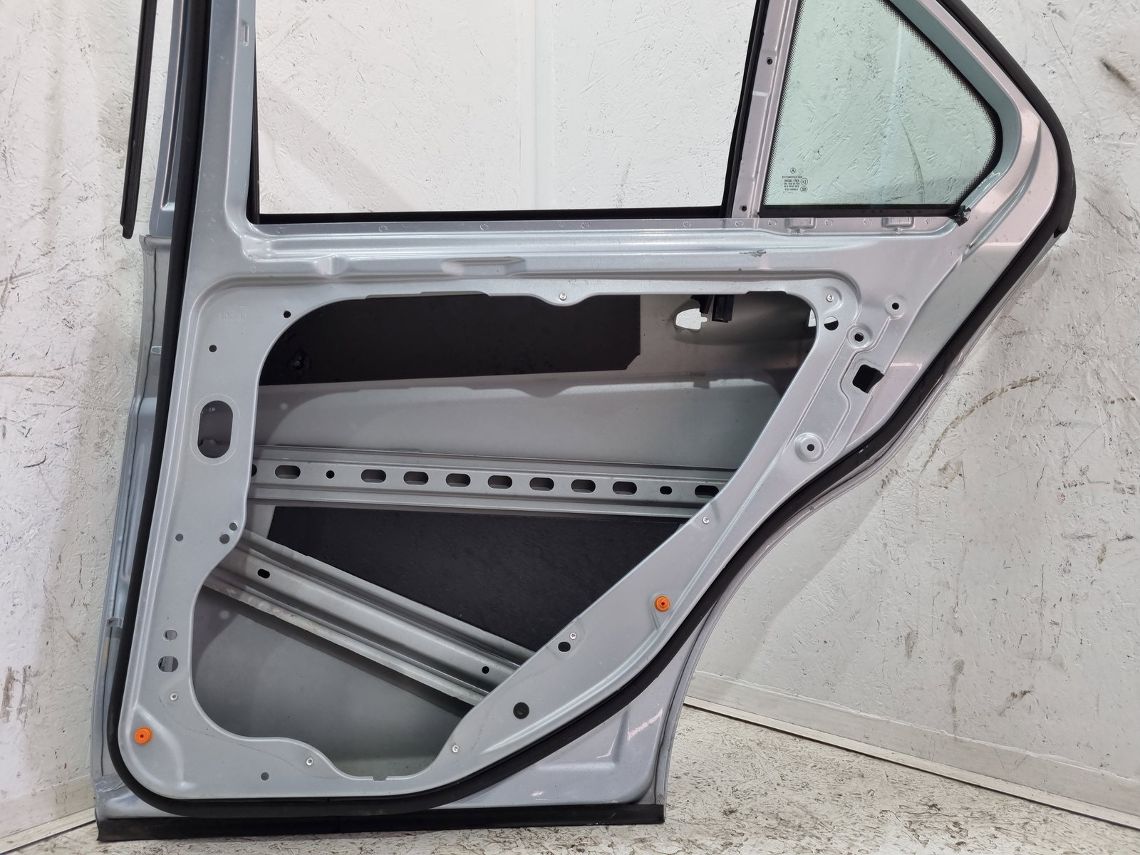 Usa dreapta spate Mercedes Clasa C (W204) [Fabr 2007-2014] Berlina Facelift, AMG 988U Argintiu Diamat - imagine 2