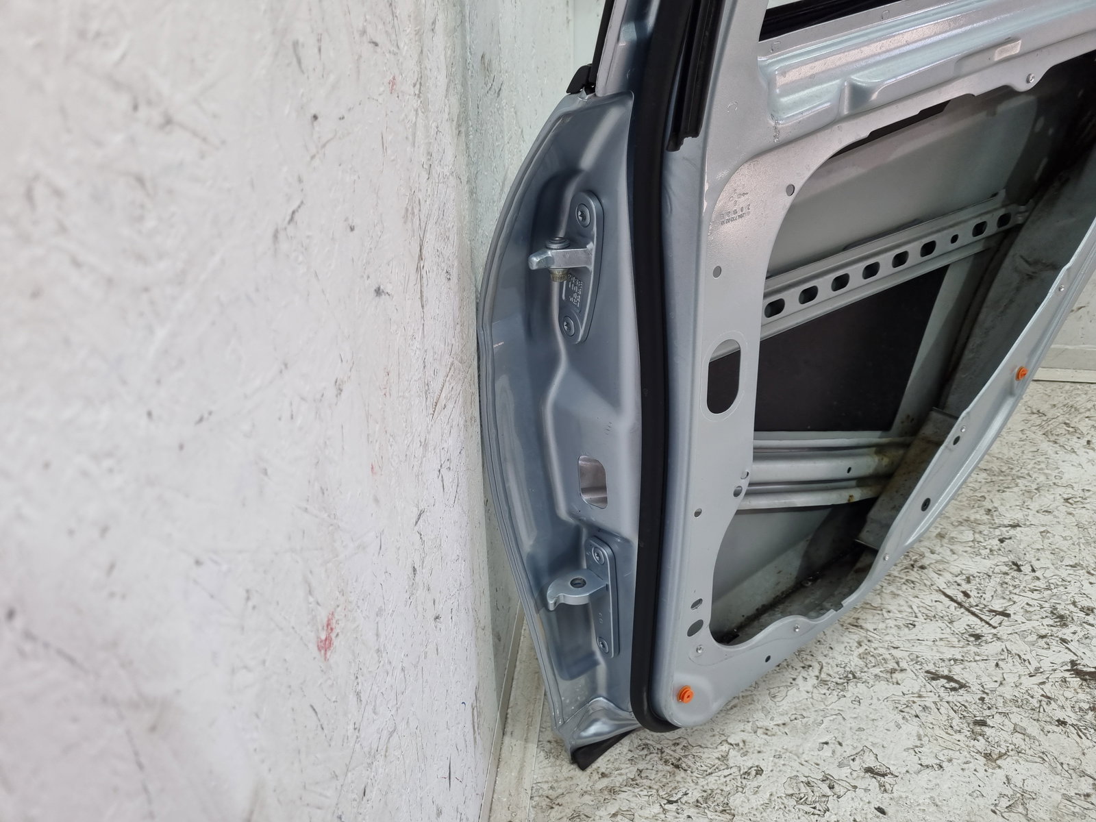 Usa dreapta spate Mercedes Clasa C (W204) [Fabr 2007-2014] Berlina Facelift, AMG 988U Argintiu Diamat - imagine 10