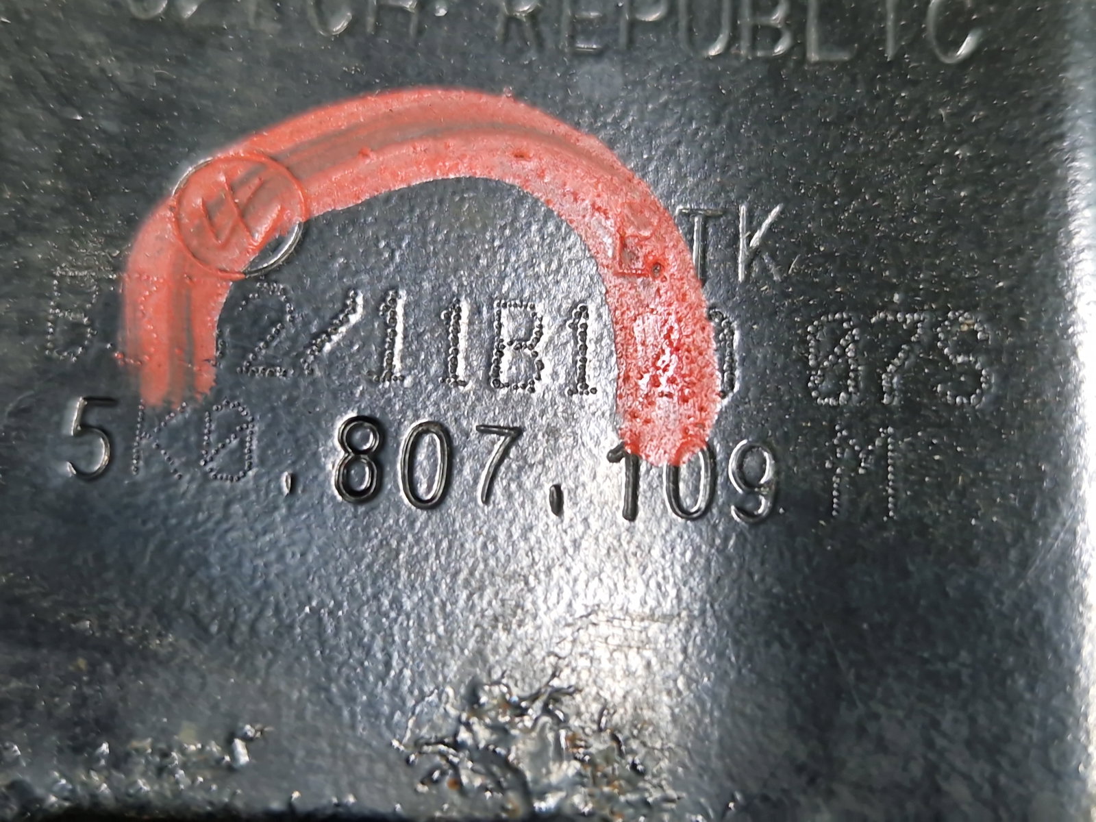 Armatura bara fata Volkswagen Golf 6 (5K1) [Fabr 2009-2013] 5K0807109M - imagine 5