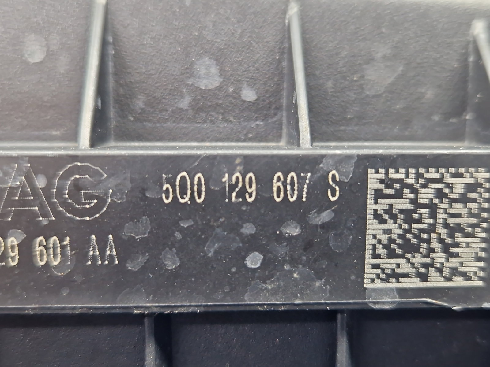 Carcasa filtru aer Volkswagen Golf 7 (5G) [Fabr 2014-prezent] 5Q0129607S 1.6 TDI CLHA 77KW / 105CP - imagine 7