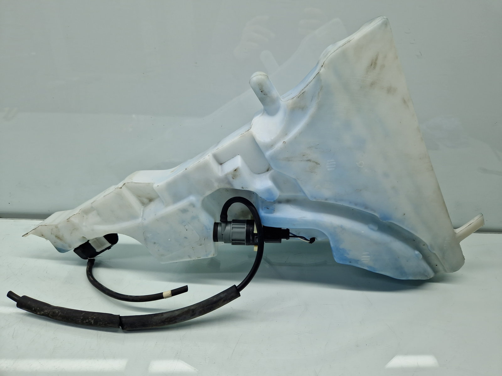 Vas lichid parbriz Jaguar XF (X250) [Fabr 2008-2015] Facelift 8X23-17B613-BF - imagine 2