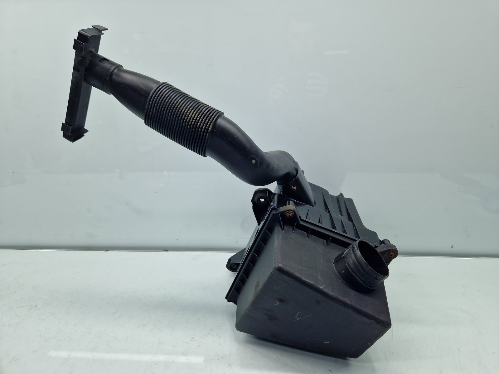 Carcasa filtru aer Volkswagen Polo (6R) [Fabr 2009-2016] 6Y0129607D 1.2 Benz CGPB 44KW / 60CP - imagine 1