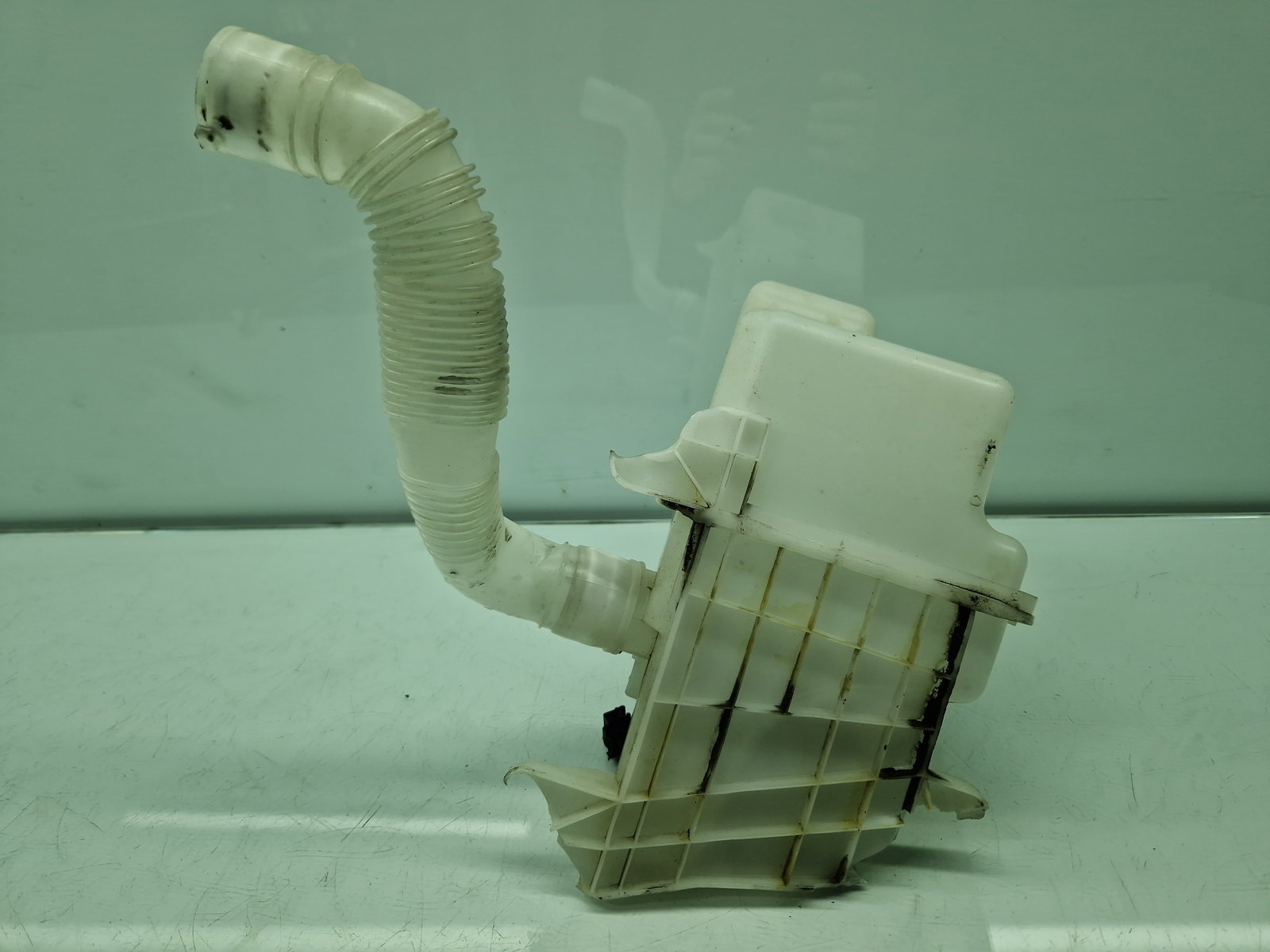 Vas lichid parbriz Volkswagen Passat B8 (3G2) [Fabr 2015-prezent] 3Q0955448A - imagine 2