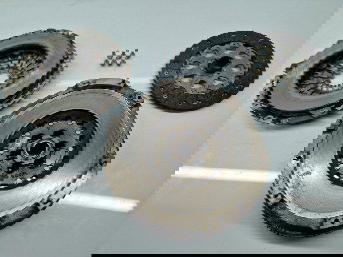 Kit ambreiaj volanta masa dubla Mercedes Clasa A (W177) [Fabr 2019-2024] 1.4 Benz 282914 A2472500000 100KW / 136CP