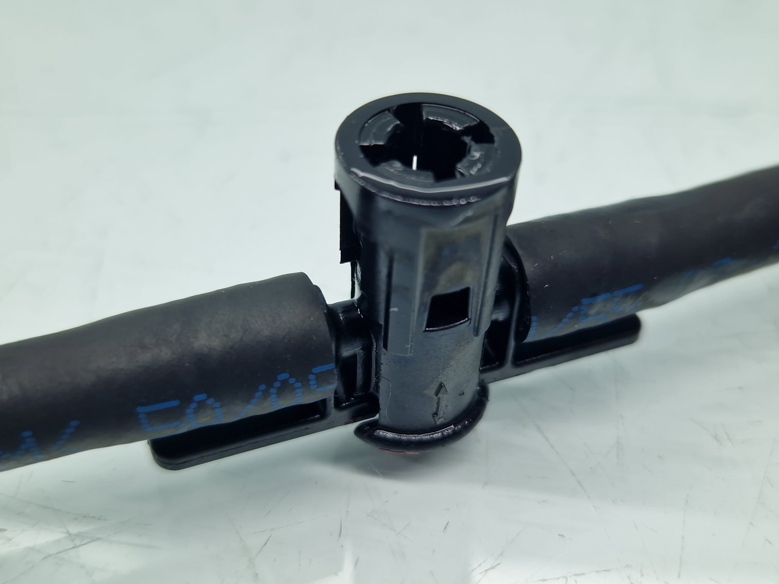 Conducta retur injectoare AUDI A5 Cabriolet (8F7) [Fabr 2009-2015] OEM 2.0 TDI CAHA 125KW / 170CP - imagine 5