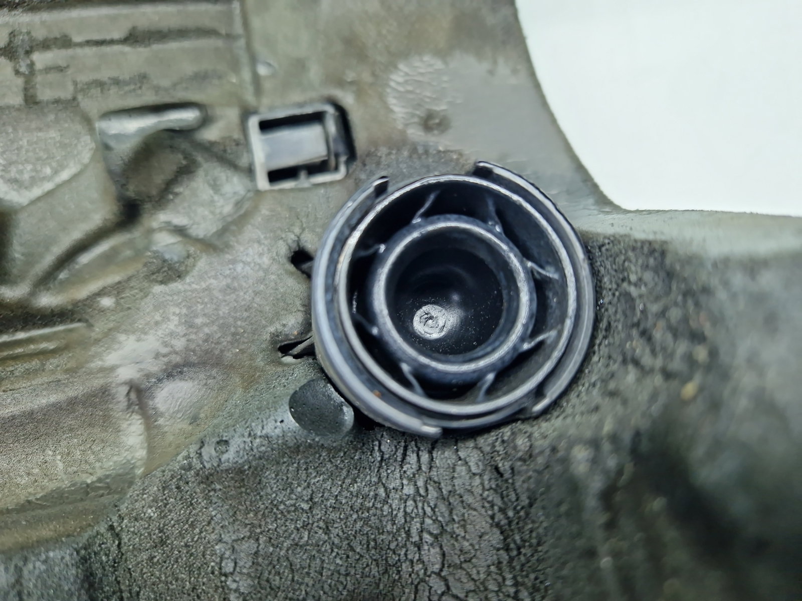 Capac motor AUDI A3 (8P1) [Fabr 2003-2012] 03L103925AN 2.0 TDI CBBB 125KW / 170CP - imagine 3