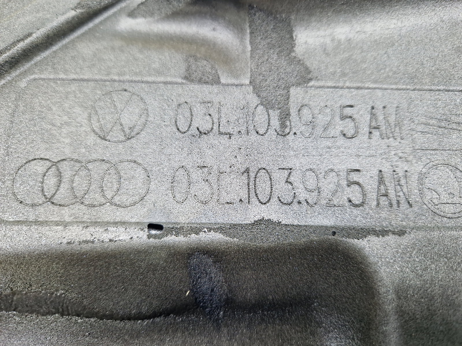 Capac motor AUDI A3 (8P1) [Fabr 2003-2012] 03L103925AN 2.0 TDI CBBB 125KW / 170CP - imagine 7