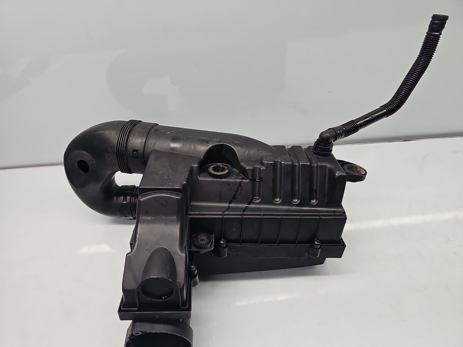 Carcasa filtru aer Volkswagen Passat B7 (365) [Fabr 2010-2014] 3C0129601 2.0 TDI CFFB 103KW / 140CP - imagine 4