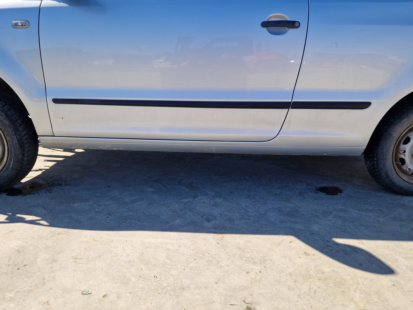 Prag lateral stanga Volkswagen Fox (5Z1, 5Z3) [Fabr 2003-2011] Hatchback OEM