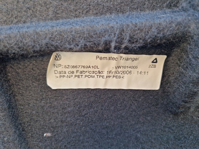 Polita portbagaj Volkswagen Fox (5Z1, 5Z3) [Fabr 2003-2011] 5Z0867769A