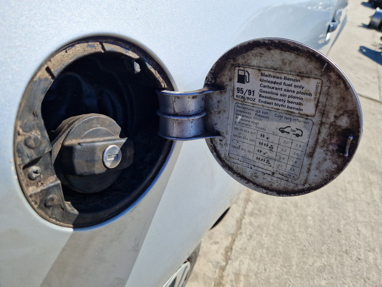 Capac rezervor Volkswagen Fox (5Z1, 5Z3) [Fabr 2003-2011] Hatchback LA7W - imagine 2