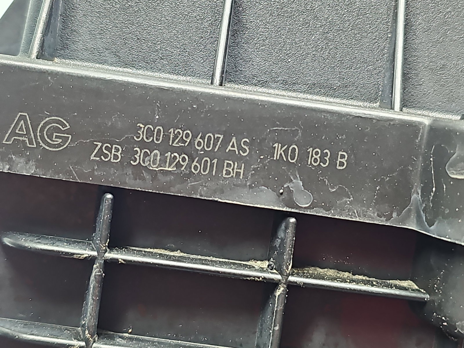 Carcasa filtru aer AUDI A3 (8P1) [Fabr 2003-2012] 3C0129607AS 2.0 TDI CBBB 125KW / 170CP - imagine 6