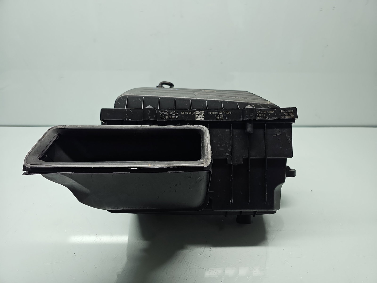 Carcasa filtru aer Volkswagen Passat B8 (3G2) [Fabr 2015-prezent] 5Q0129607AA 2.0 TDI DFCA 140KW / 190CP - imagine 3
