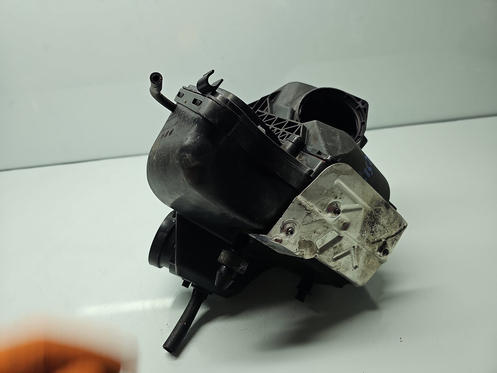 Carcasa filtru aer AUDI A5 Cabriolet (8F7) [Fabr 2009-2015] 8R0133837D 2.0 TDI CAHA 125KW / 170CP - imagine 2