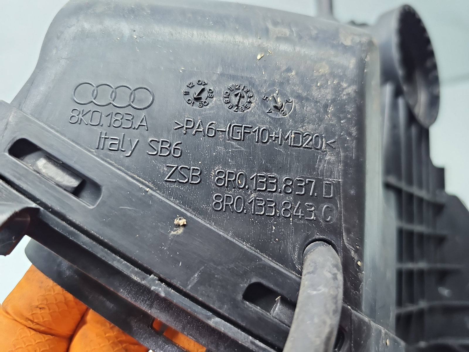 Carcasa filtru aer AUDI A5 Cabriolet (8F7) [Fabr 2009-2015] 8R0133837D 2.0 TDI CAHA 125KW / 170CP - imagine 6