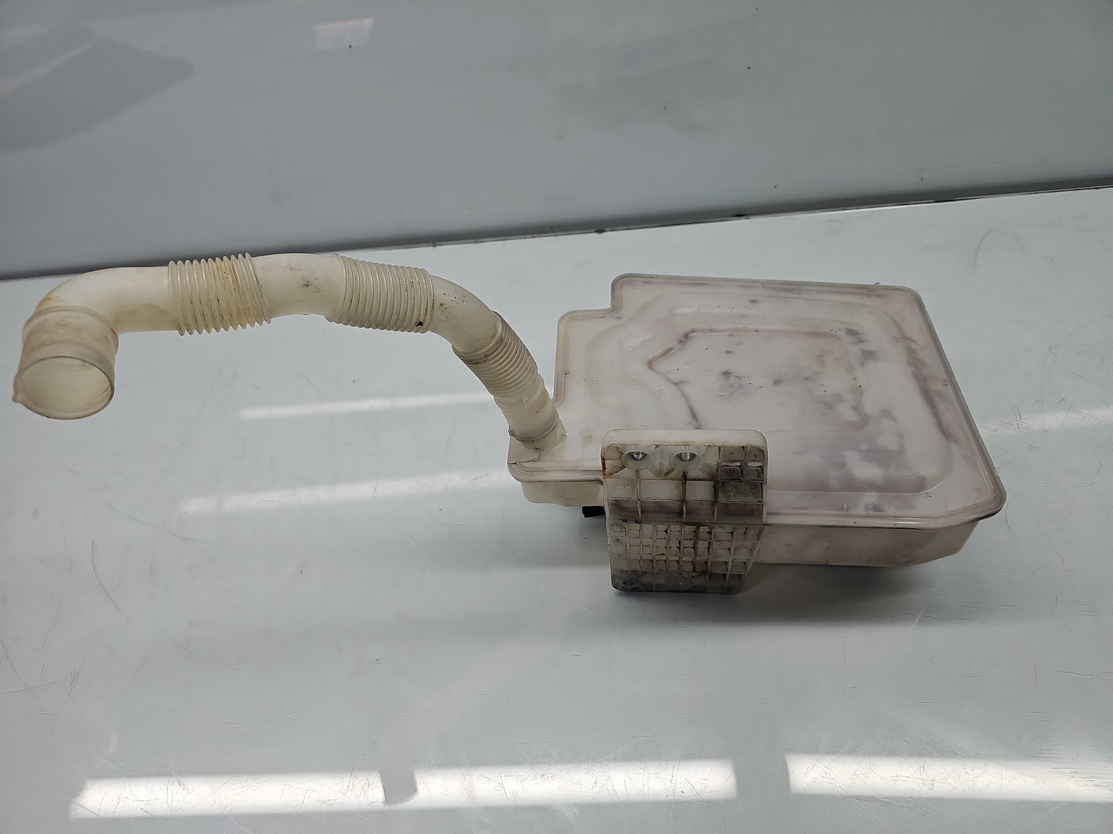 Vas lichid parbriz Volkswagen Golf 6 (5K1) [Fabr 2009-2013] 1K095T453Q - imagine 1