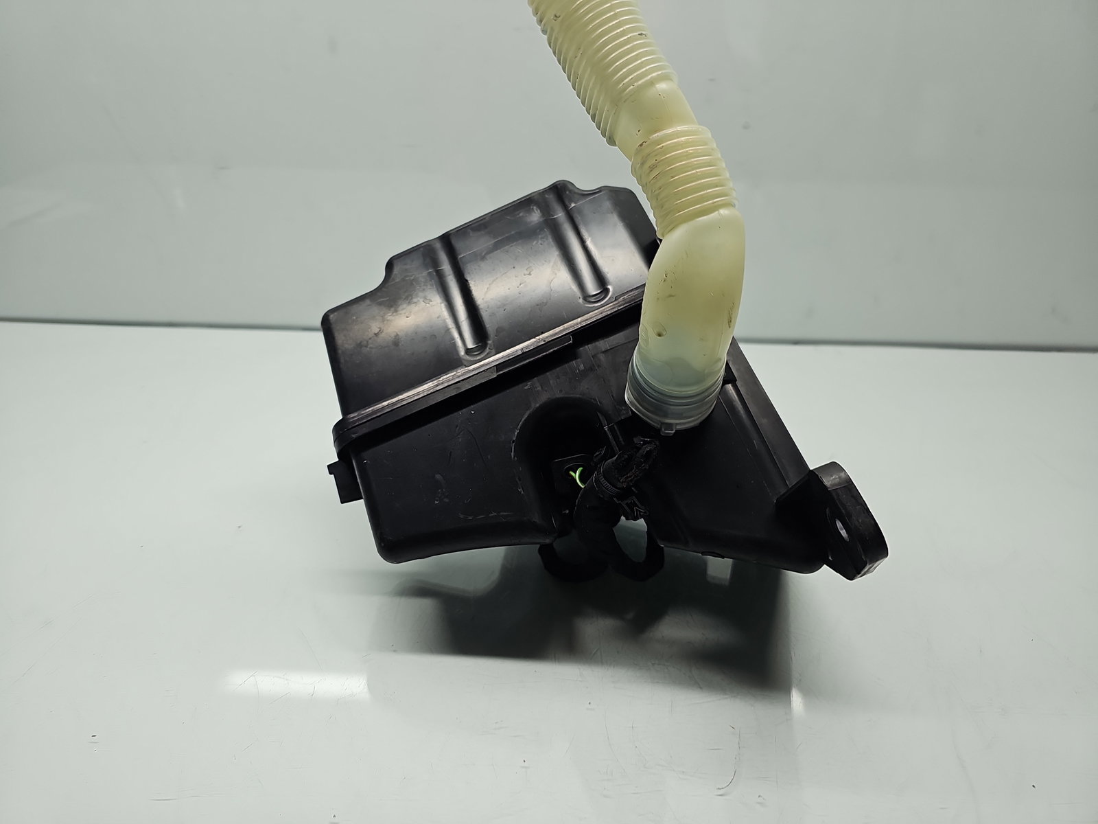 Vas lichid parbriz Volkswagen Golf 7 (5G) [Fabr 2014-prezent] 5G0955453J - imagine 2